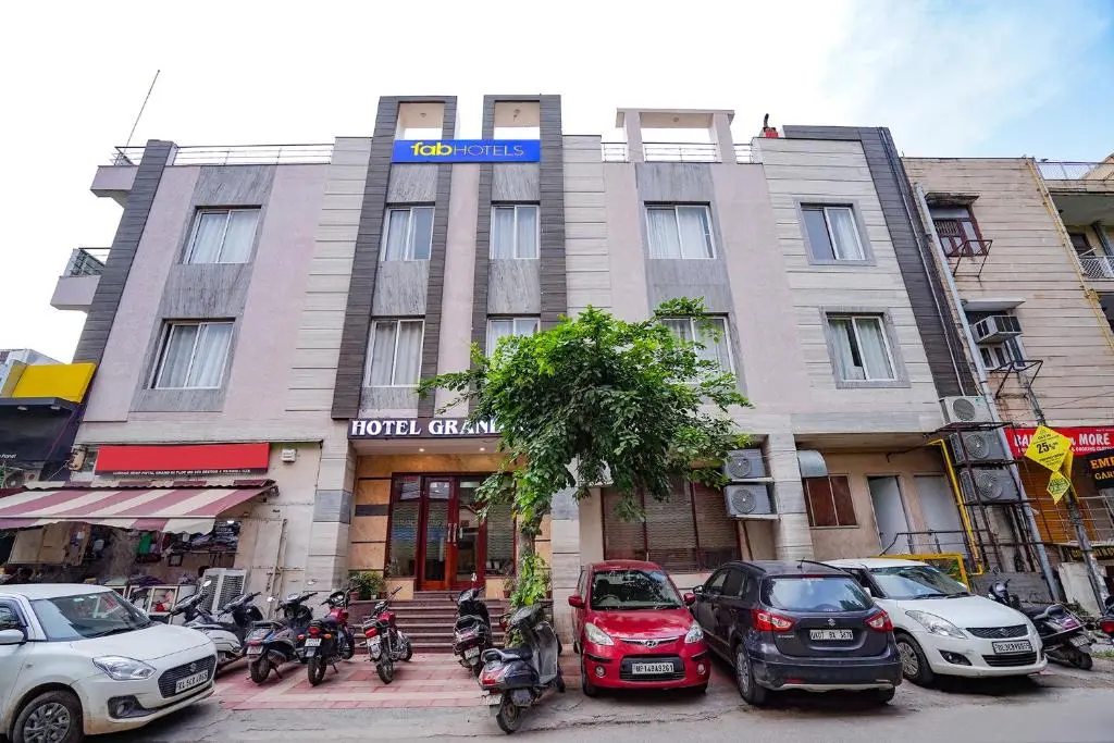FabHotel Cloud 9 Shopprix Mall