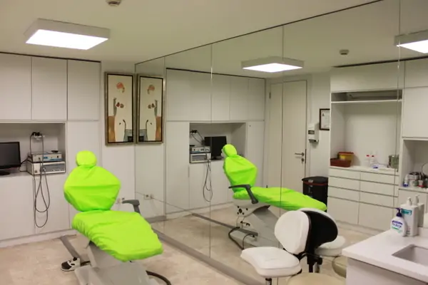 Istanbul Esthetic & Implant Dentistry