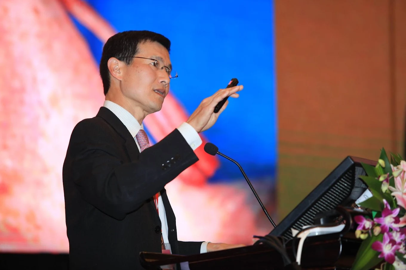 Dr. Dean Toriumi